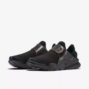 Nike Sock Dart Shoes